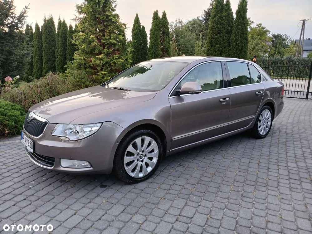 Skoda Superb 2.0 TDI DSG Exclusive - 3