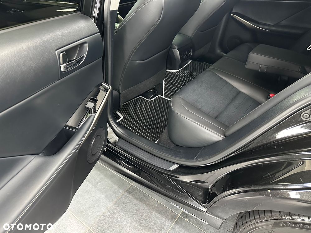 Lexus IS ver-300h-style-edition - 28