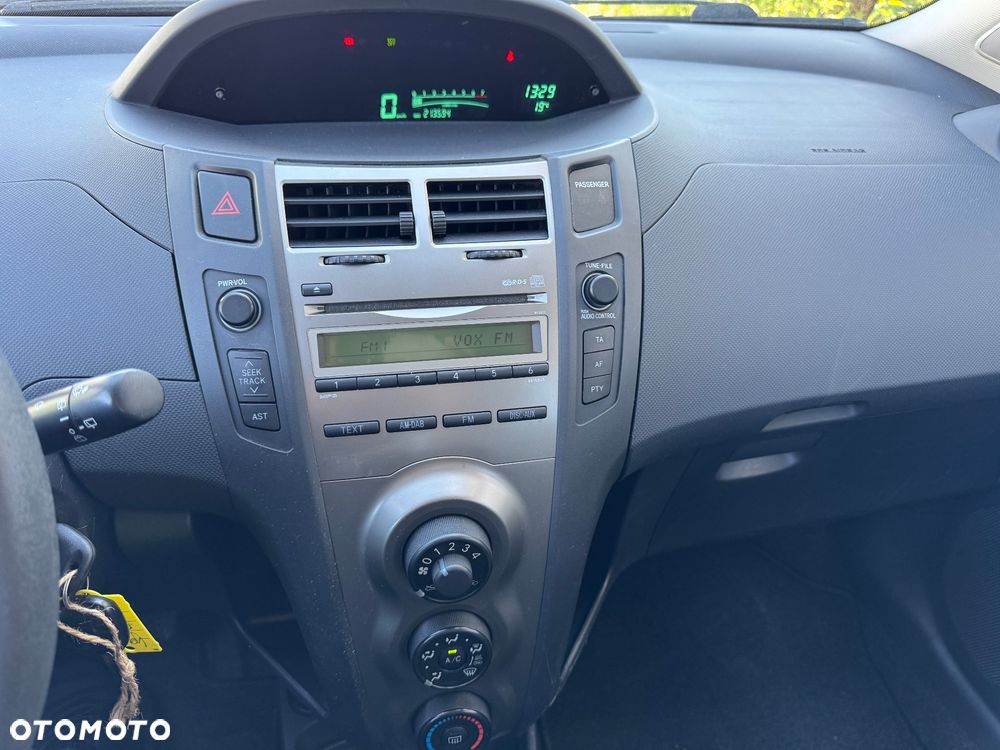 Toyota Yaris 1.33 VVT-i Cool - 14
