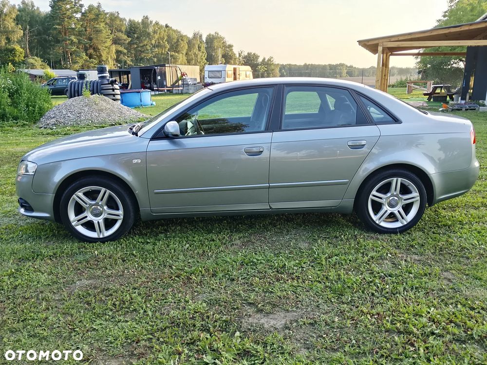 Audi A4 Limousine - 6