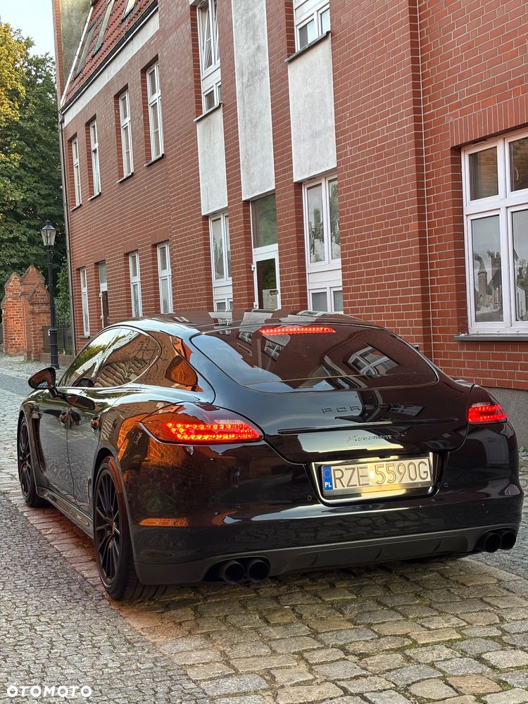 Porsche Panamera 4S - 17