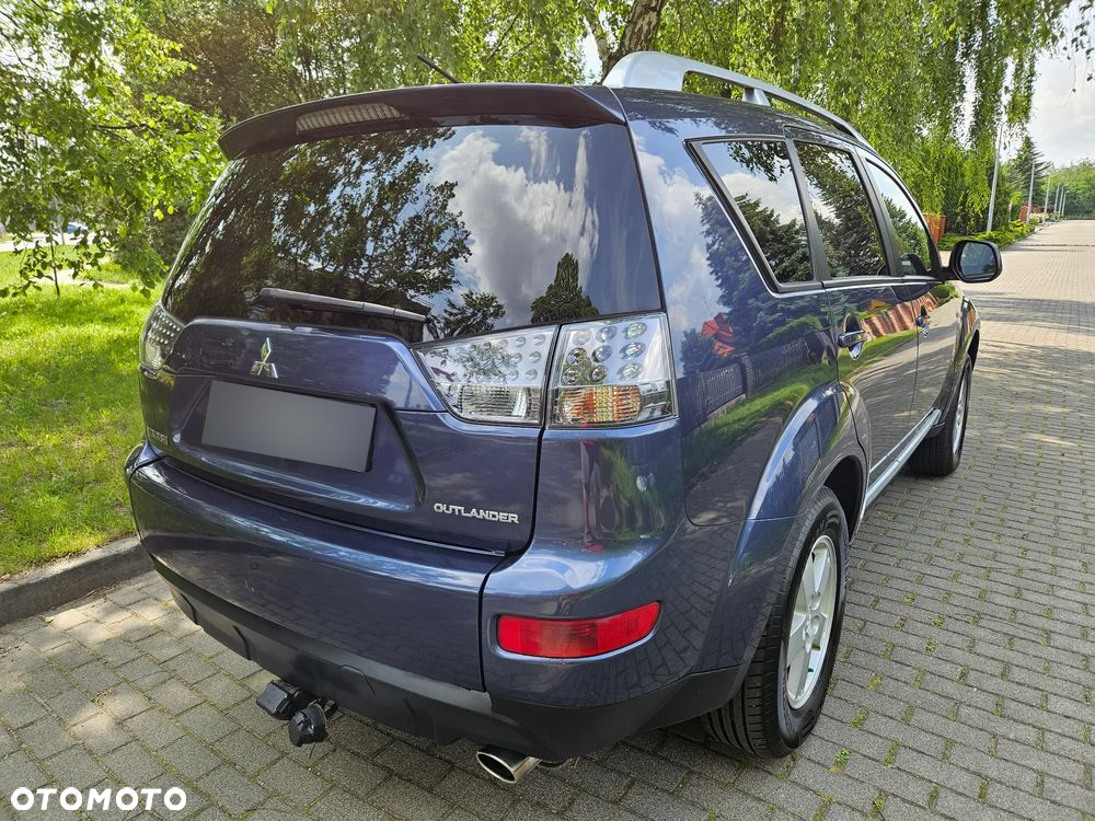 Mitsubishi Outlander - 11