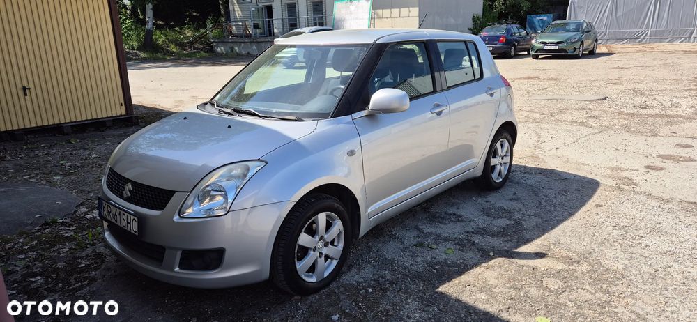 Suzuki Swift - 1