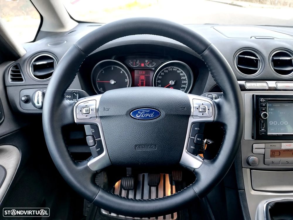 Ford Galaxy 2.0 TDCi Ghia - 31