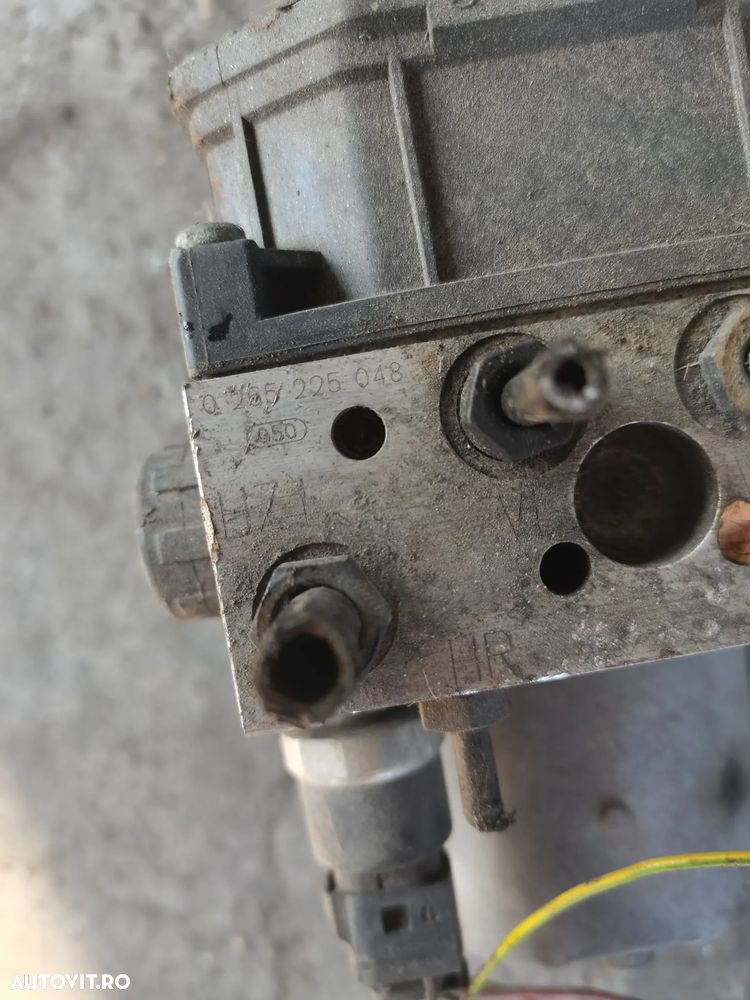 Pompa / Unitate ABS Audi A4 0265225048 / 8E0614517 - 3