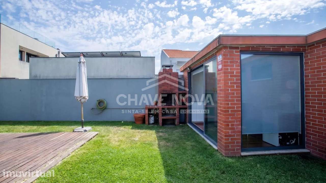 Moradia com Piscina a 300 Metros da Praia | Lavra, Matosinhos - Grande imagem: 4/40