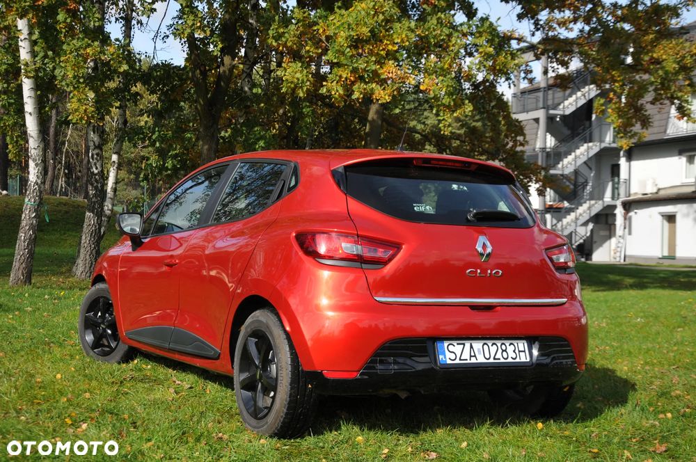 Renault Clio 1.2 16V 75 LIMITED - 17