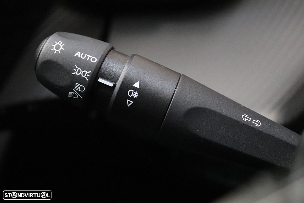 Peugeot 2008 1.2 PureTech Allure - 15