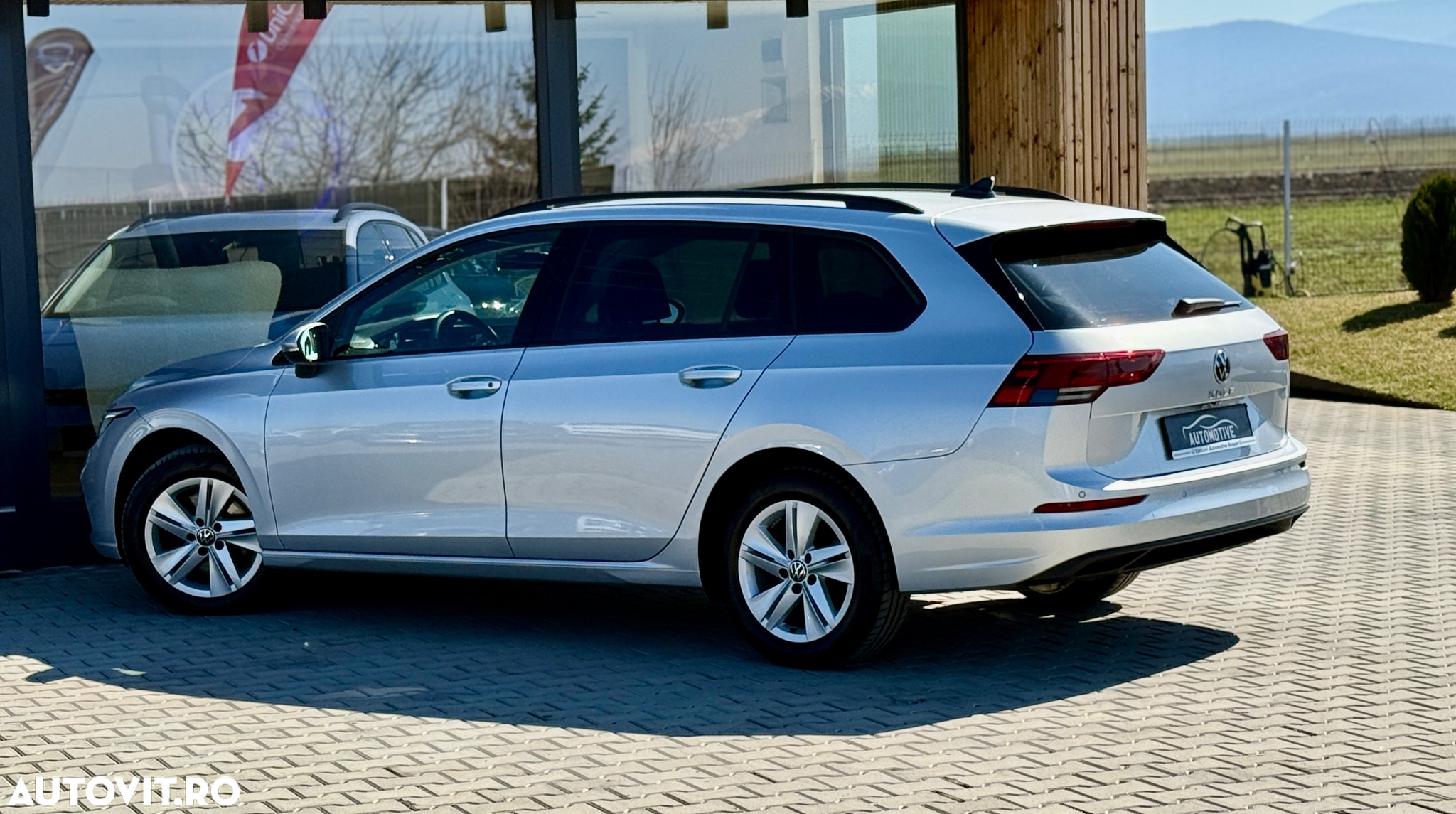 Volkswagen Golf Variant 2.0 TDI 116CP Life - 4