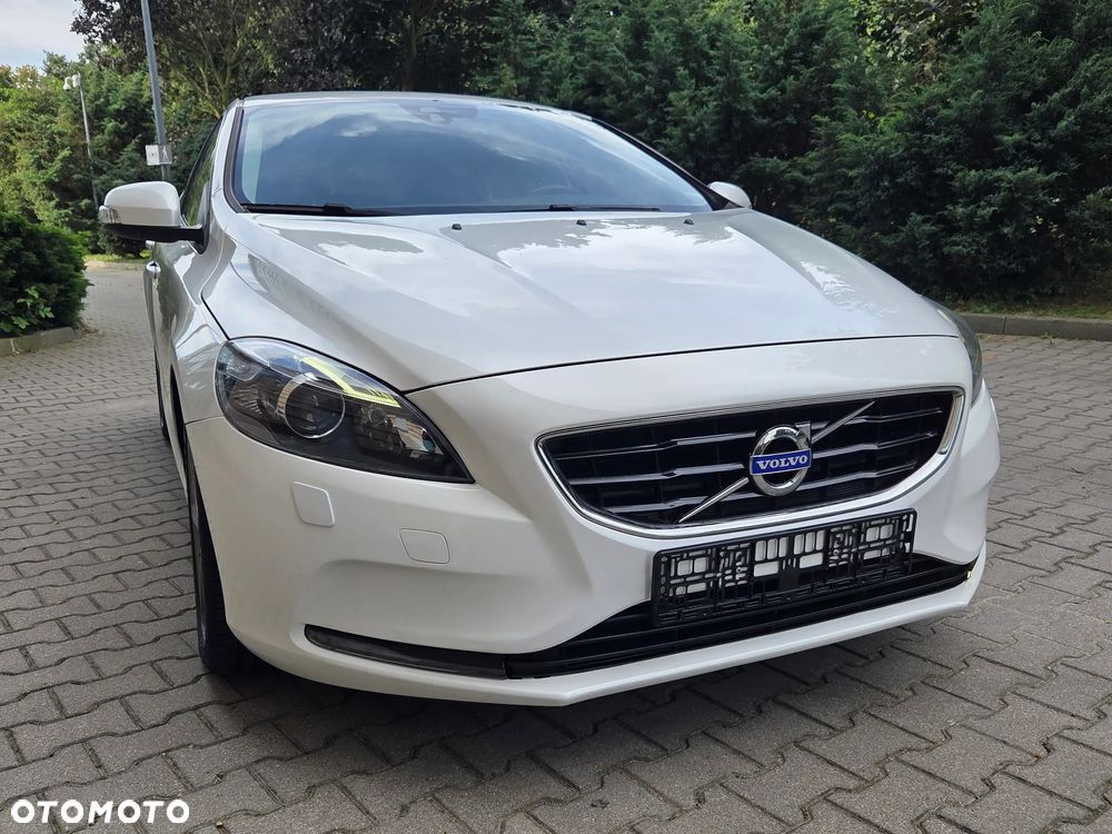 Volvo V40 T2 Momentum - 18