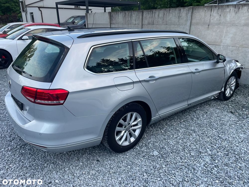 Volkswagen Passat 2.0 TDI SCR DSG Comfortline - 8