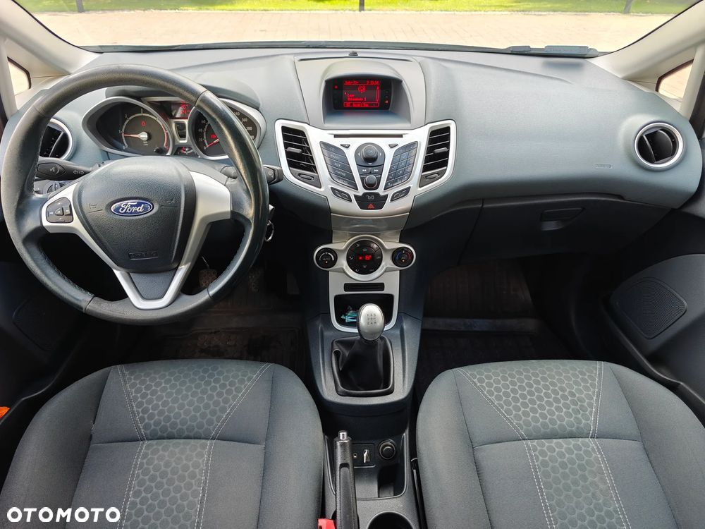 Ford Fiesta - 11