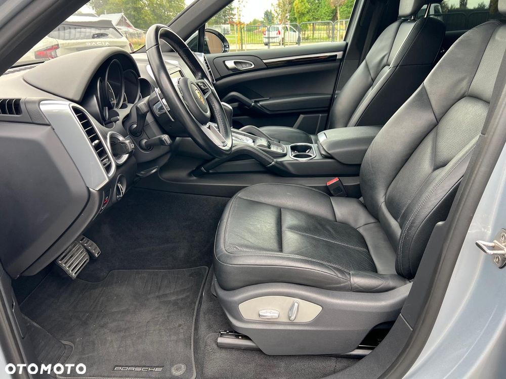 Porsche Cayenne - 18