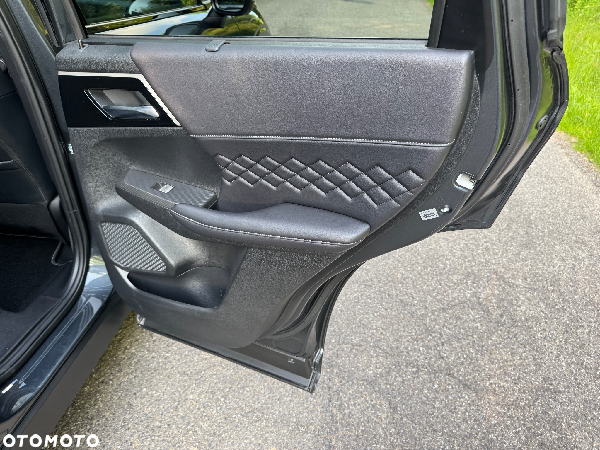 Mitsubishi Outlander 2.4 4WD Plug-In Hybrid - 25