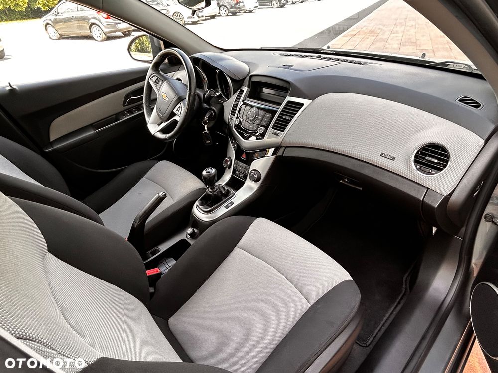 Chevrolet Cruze 1.8 LT - 26