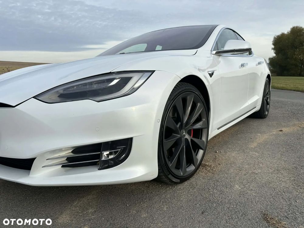 Tesla Model S Performance - 12