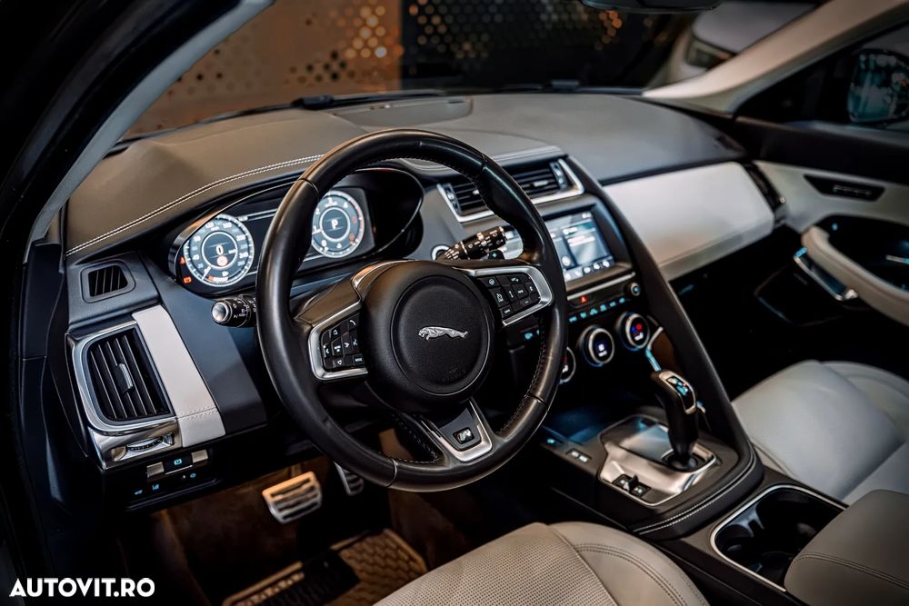 Jaguar E-Pace D180 AWD Aut. R-Dynamic HSE - 9