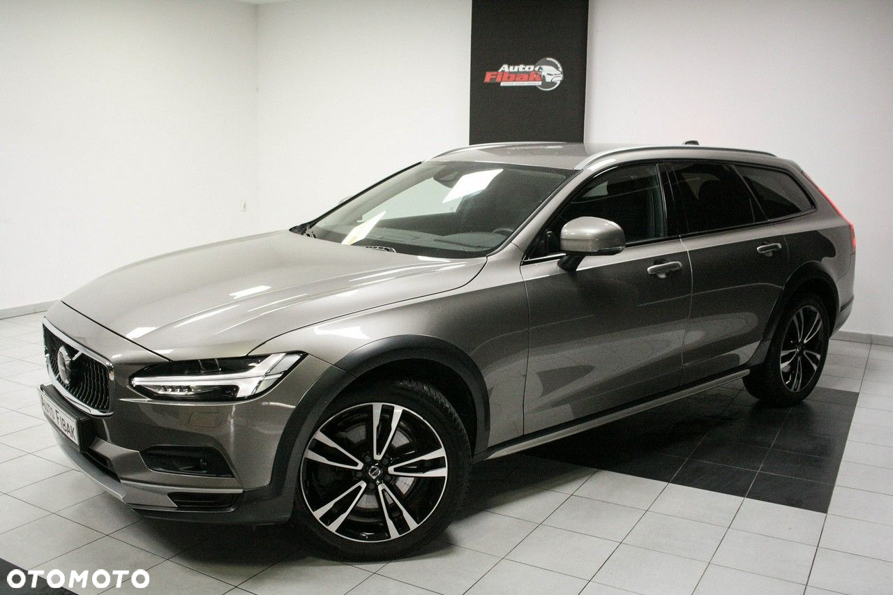 Volvo V90 Cross Country - 3