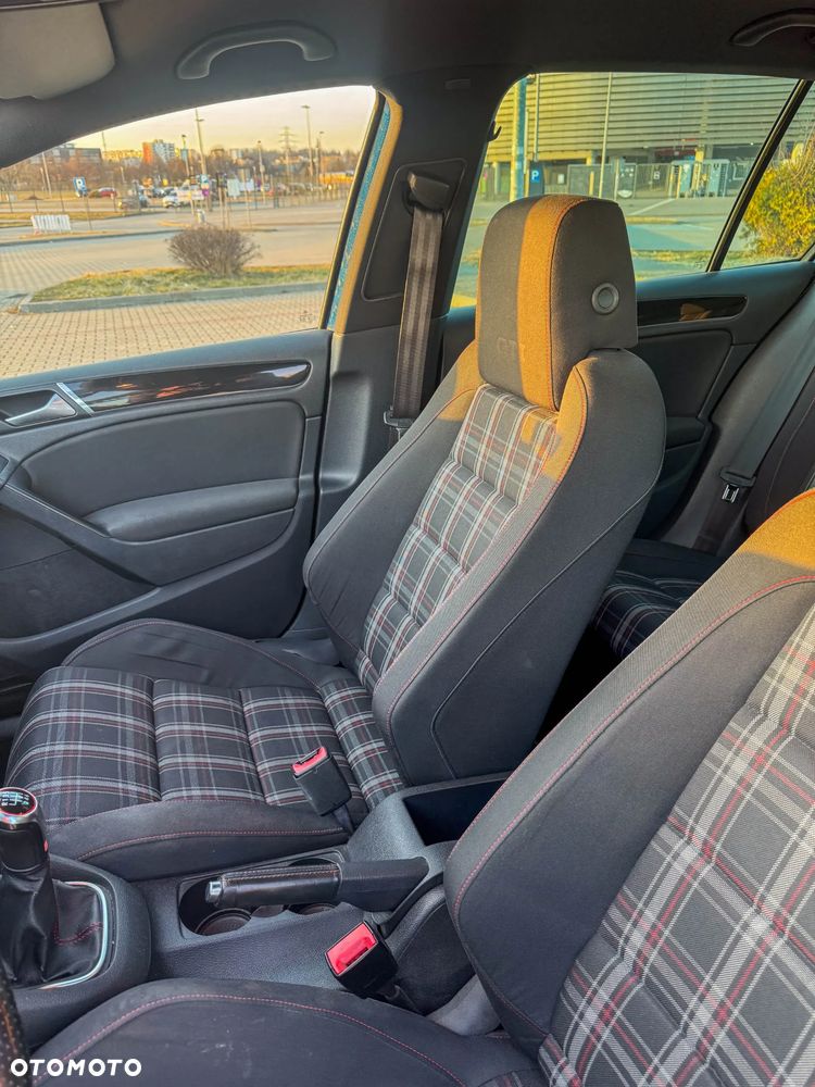 Volkswagen Golf 2.0 GTI - 27