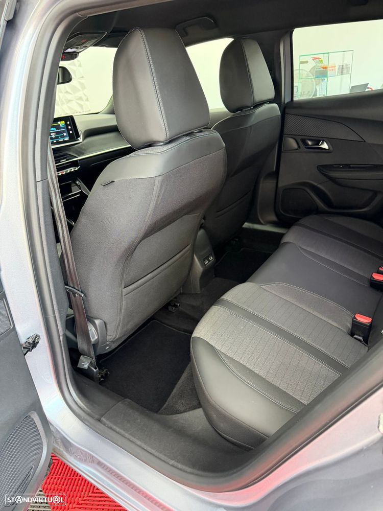 Peugeot e-2008 50 kWh Allure Pack - 17