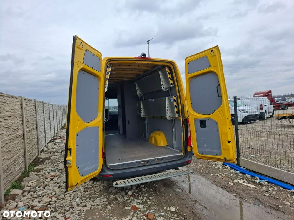 Mercedes-Benz Sprinter - 8