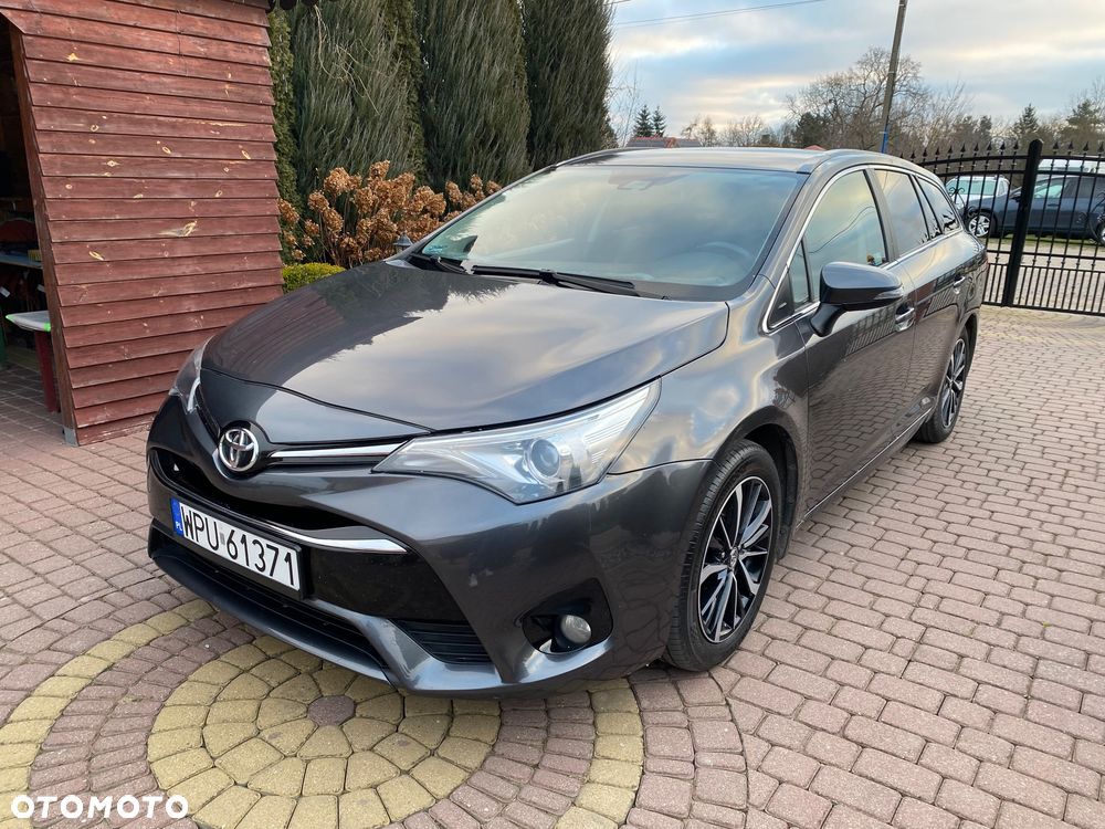 Toyota Avensis 2.0 D-4D Premium - 11