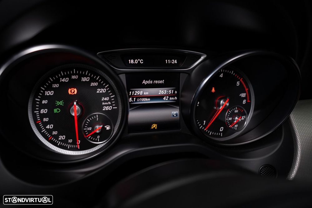Mercedes-Benz CLA 180 d Urban - 38
