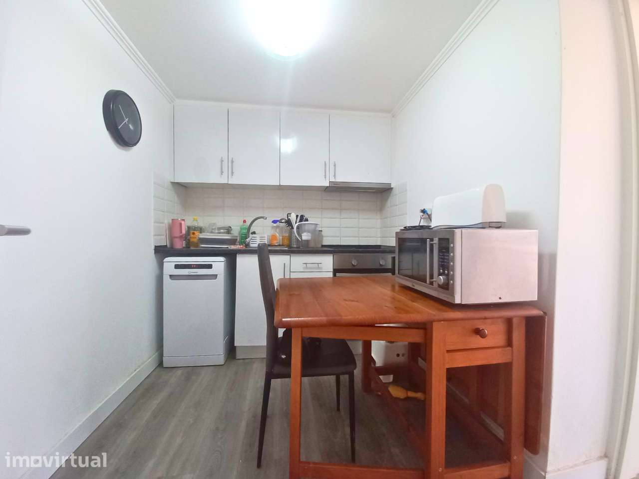 Apartamento T2 convertido em T1 com Terraço - Grande imagem: 3/9