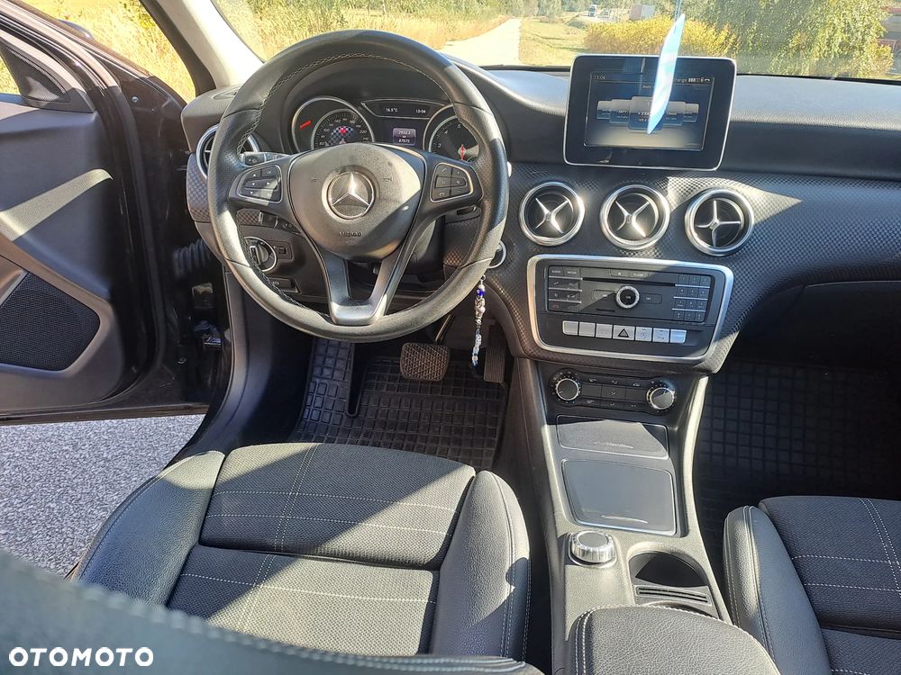 Mercedes-Benz Klasa A ver-220-4--matic - 7