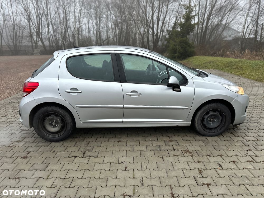 Peugeot 207 - 4
