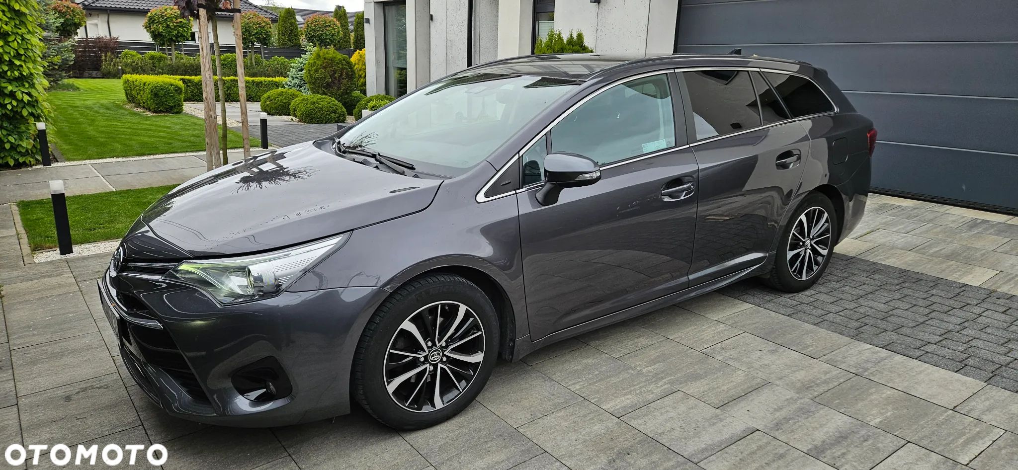 Toyota Avensis 1.8 Premium - 1