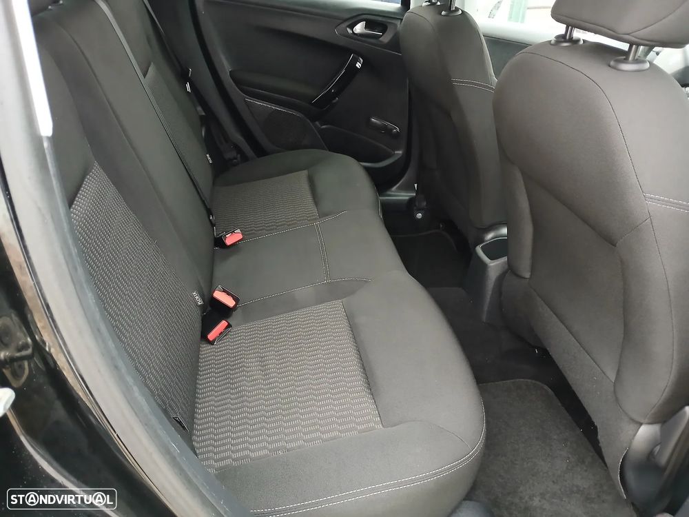 Peugeot 208 1.2 PureTech Style - 23