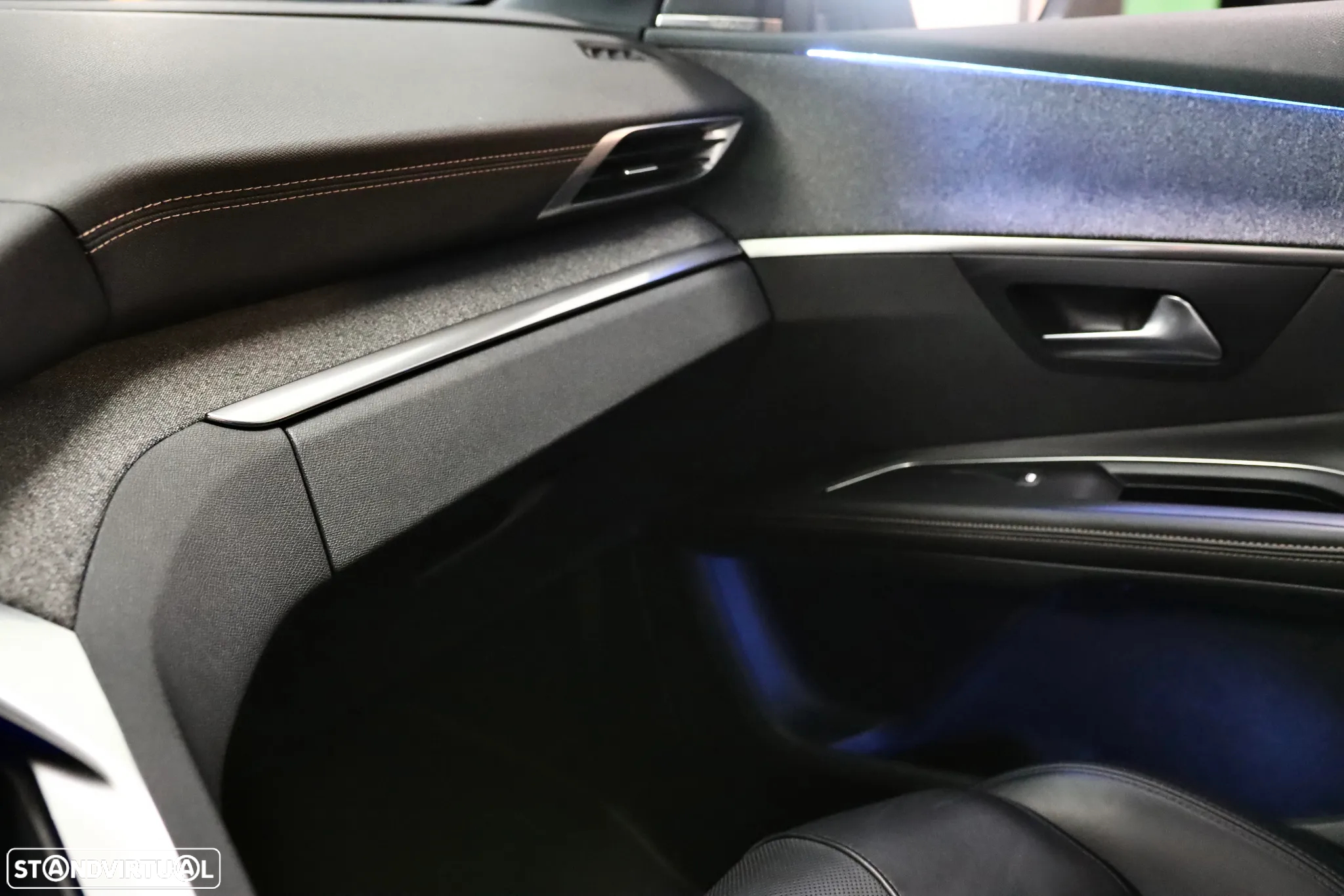 Peugeot 5008 1.5 BlueHDi GT Line J19 EAT8 - 23