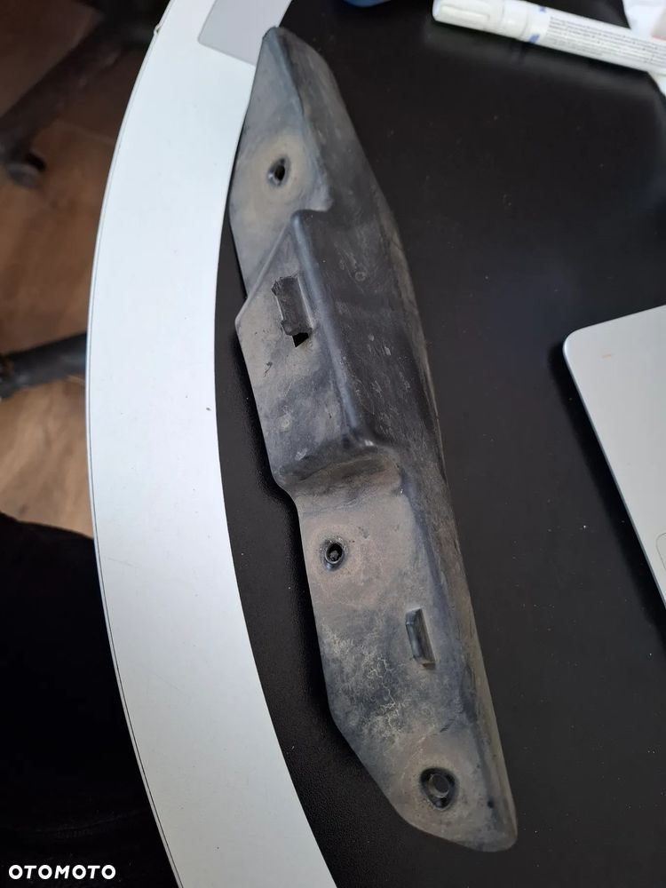 Renault Clio V chalapacz nadkola lewy przód 622579764R - 2