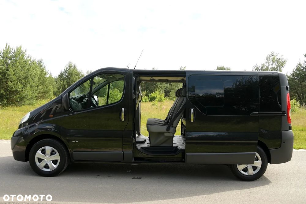 Opel Vivaro - 10
