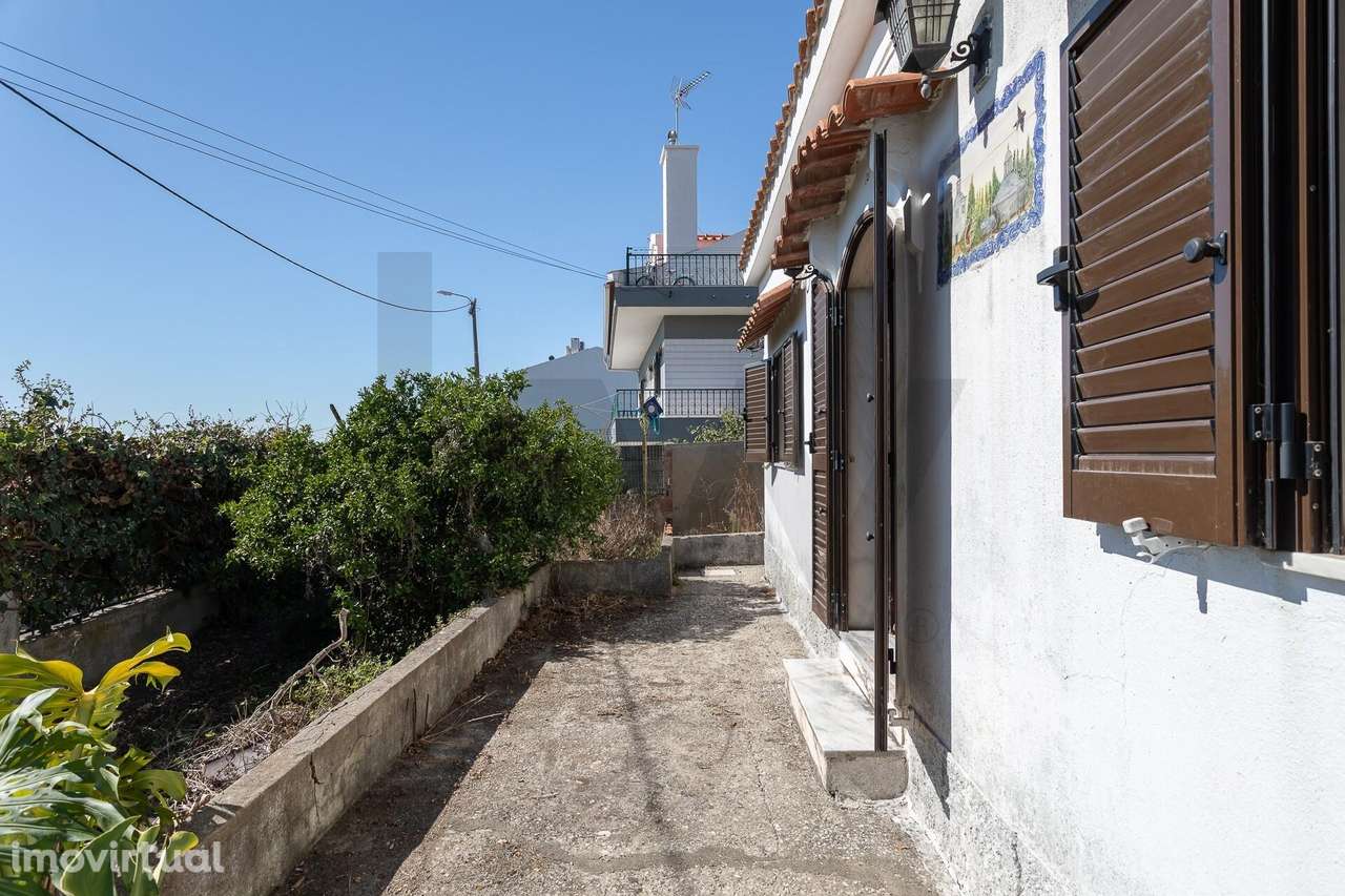 Moradia T5 em Belas | Espaço, privacidade e potencial - Grande imagem: 3/52