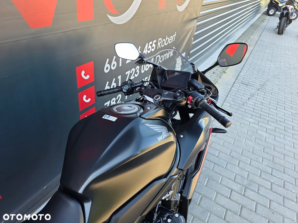 Honda CBR - 35