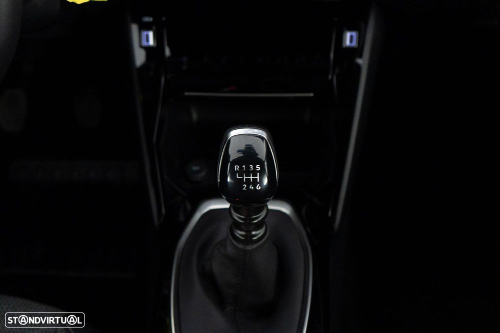 Peugeot 2008 1.2 PureTech Allure Pack - 25