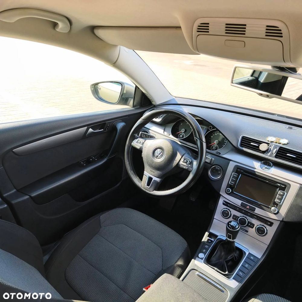 Volkswagen Passat 2.0 TDI Comfortline - 30