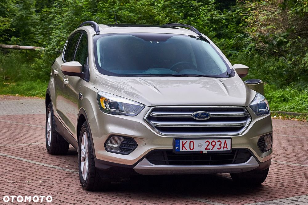 Ford Kuga - 1