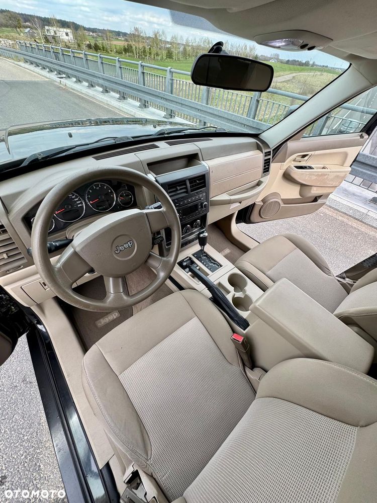 Jeep Liberty 3.7 4x4 - 22