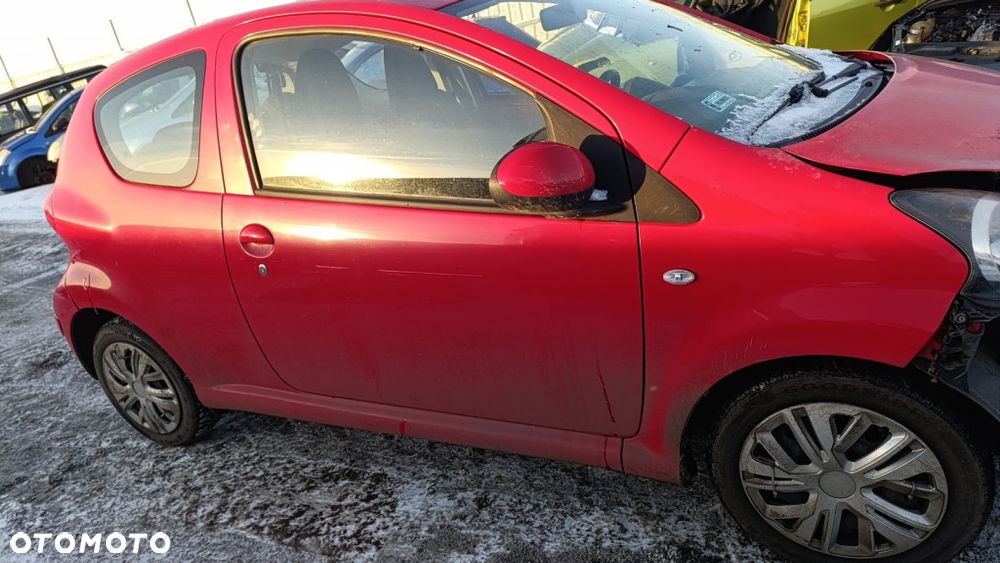35732 Toyota Aygo I 2006 rok silnik 1.0 1KR-FE 68 km skrzynia sprawna lakier 3P0 - 4