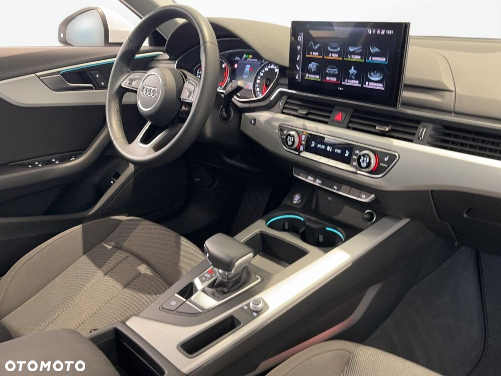 Audi A4 Limousine - 21