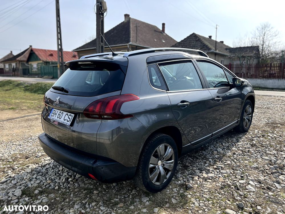 Peugeot 2008 1.2 L PureTech STT EAT8 Allure - 5
