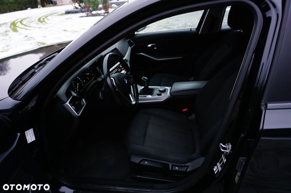 BMW Seria 3 318d Advantage - 21