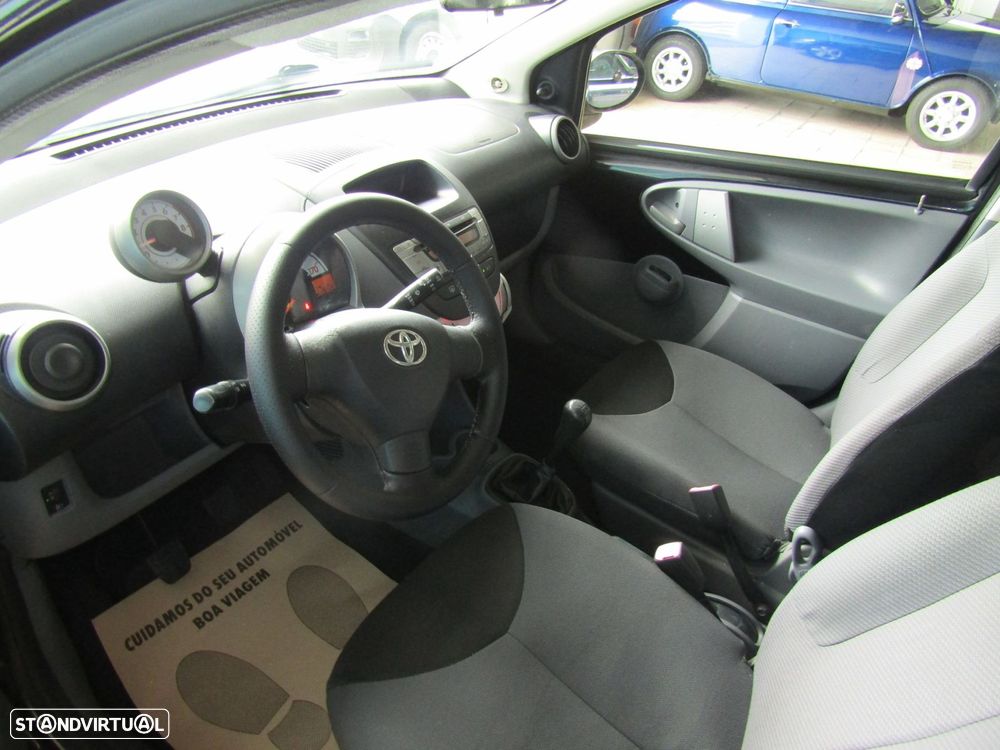 Toyota Aygo 1.0 + AC - 9