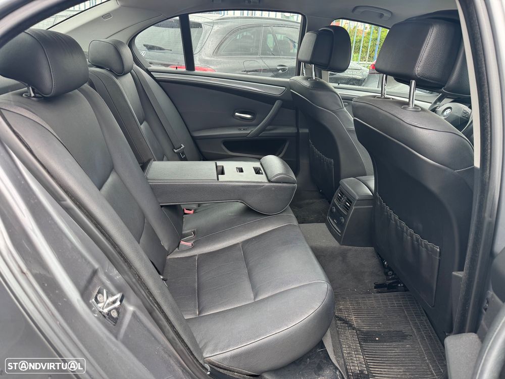 BMW 520 dA Executive - 37