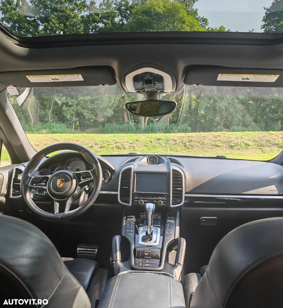 Porsche Cayenne - 12