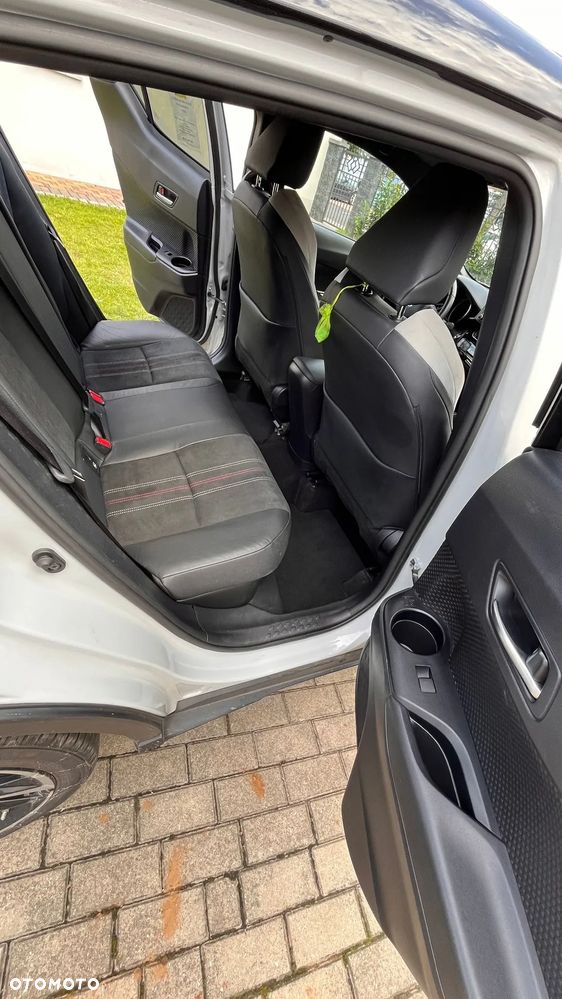 Toyota C-HR ver-2-0-hybrid-gr-sport - 7
