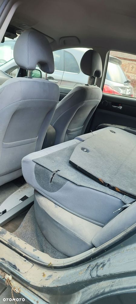 Toyota Prius (Hybrid) Executive - 11